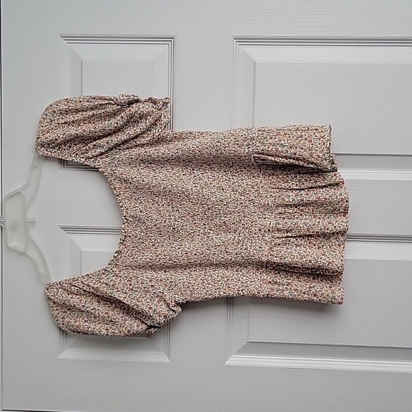 Hem & Thread Women's Top - Picture 4 of 10